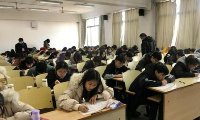 上大学期间，一旦有挂科或重修就会被记入档案？后果比你想得严重
