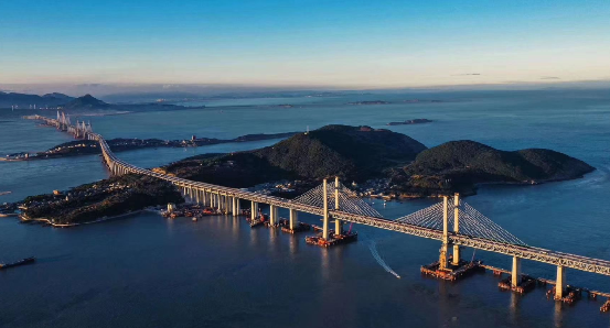 打开“回家”的路，京台高铁横穿海峡直通台湾，它到底有多难修？