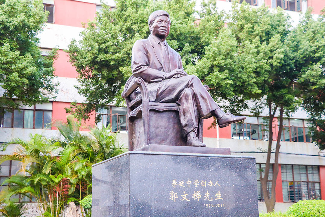 泉州这所中学，办过世界级比赛，还有独立露天游泳池？！厉害了！