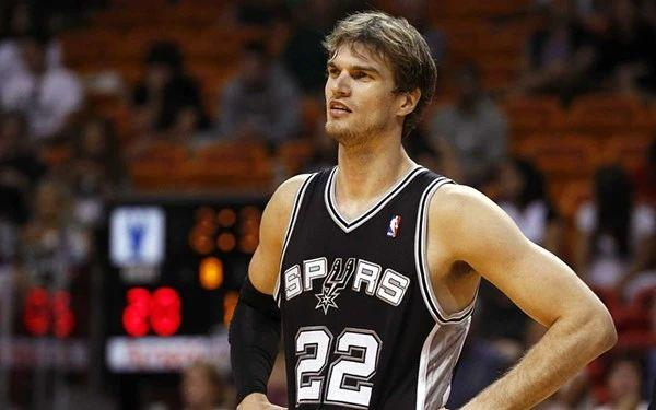巴西籃球隊有哪些nba球員（巴西籃球史上的十大球員）