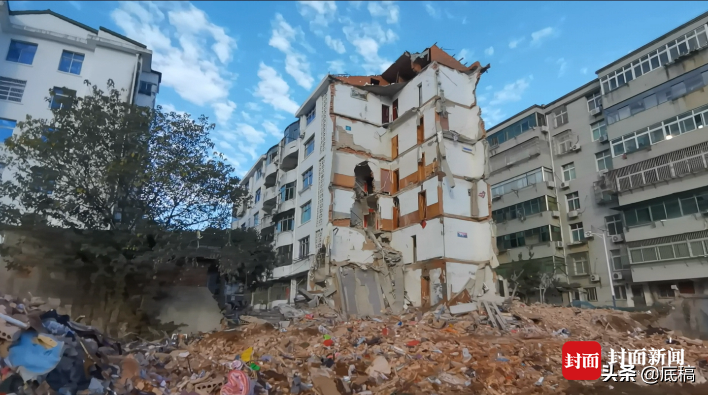 幸存者讲述南昌一家属楼坍塌瞬间：有人出门查看变形大门时突发坍塌，家中妻子遇难