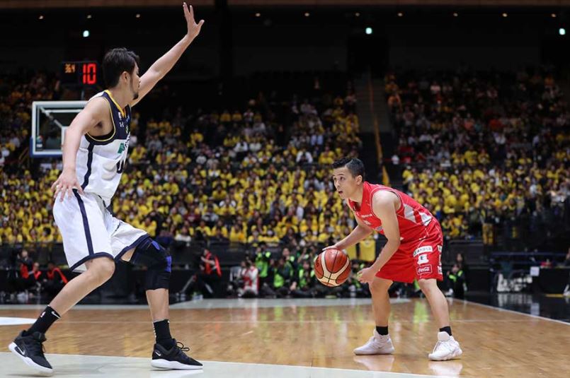 日本首位身价一亿日元的篮球运动员！身高不到1米7！成功屹立世界