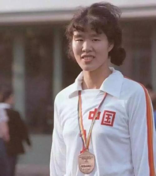 女排杨希的丈夫(盘点：3位离过婚的中国女排名将，在人生阵痛中坚强)