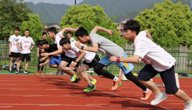 甜美女孩杨倩射落奥运首金，清华体育特长生身份曝光，圈粉无数