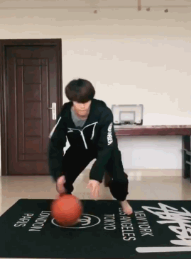 漳州篮球培训(他是福建漳州最快第一步！靠运球吸粉百万，每天练球8小时)