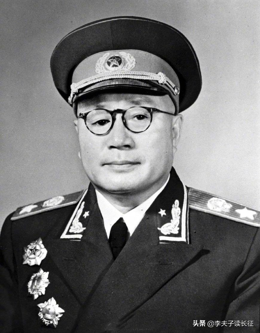毛主席对十位开国元帅的生动点评和考语，眼光独到，赞誉也很特别