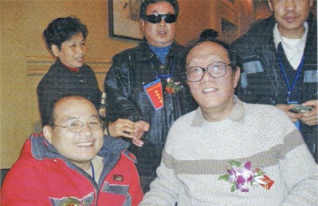 史铁生：21岁瘫痪，31岁执笔坚持写作28年，脑溢血去世，一生励志