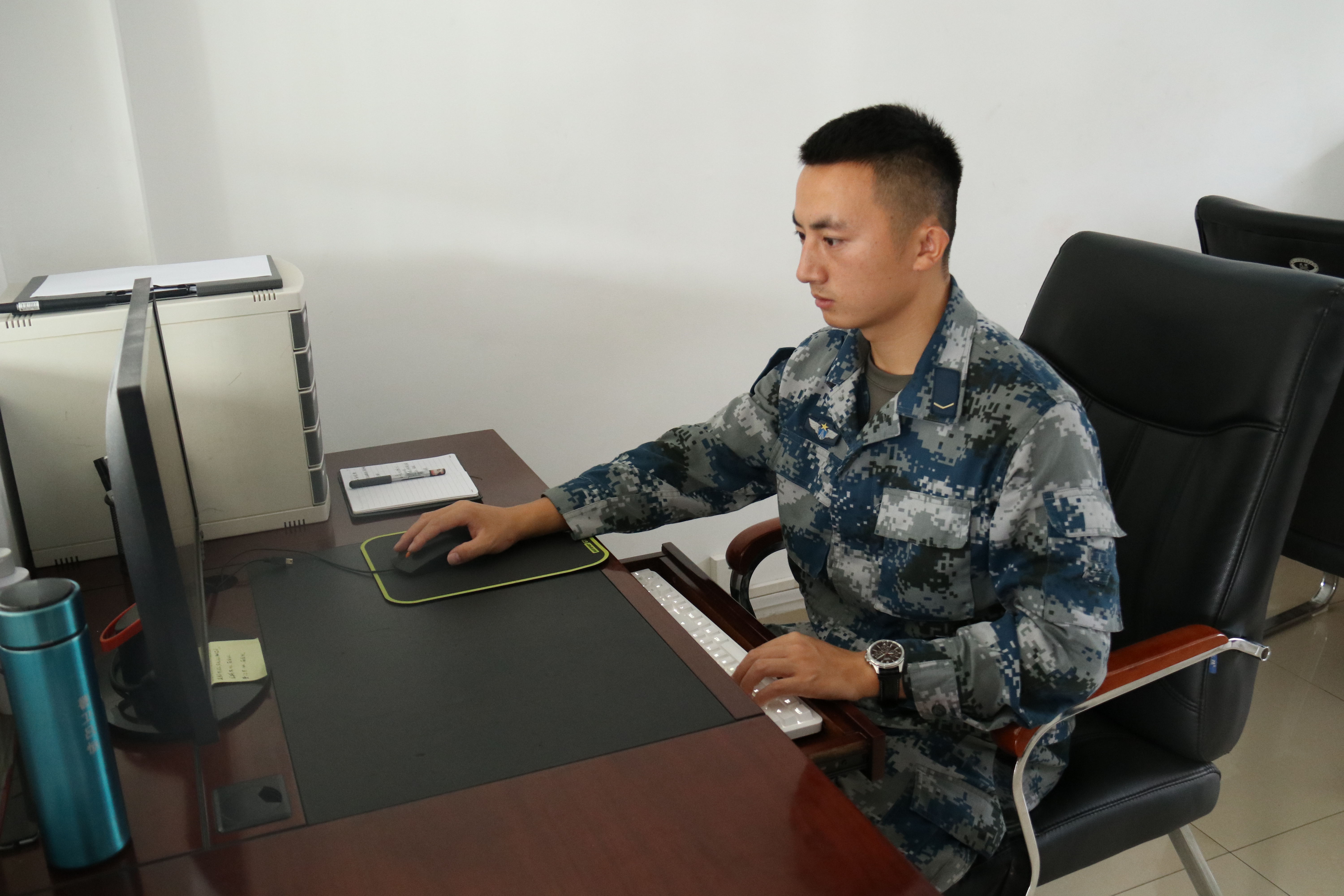 大学生退伍回家只能参加公务员考试？