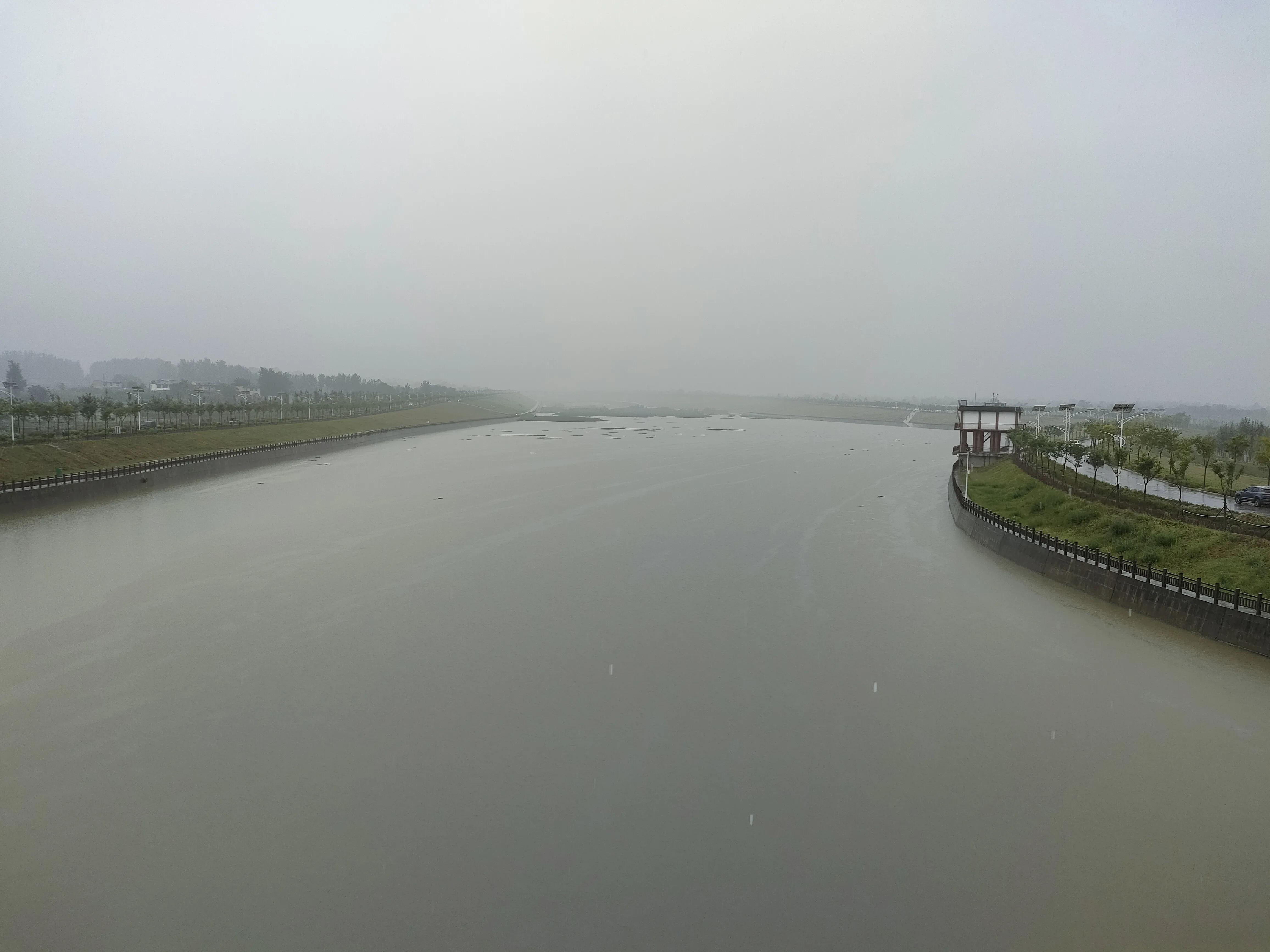 分行文字 ‖ 秋雨中的涝河水