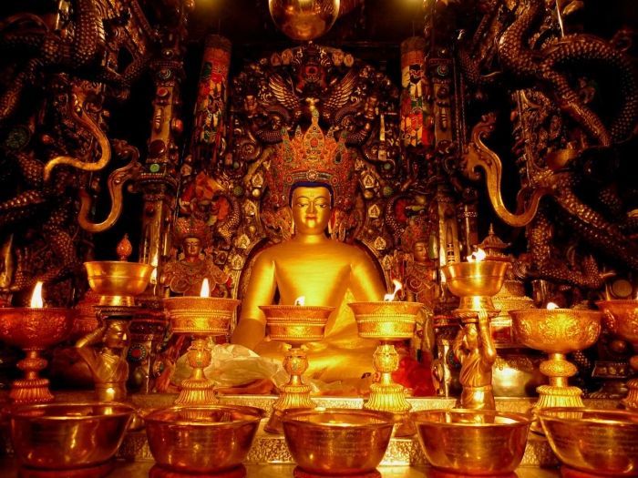 布达拉宫所储存的黄金含量是世界的一半吗?