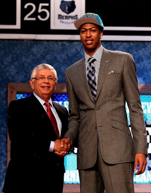 cba年薪和nba年薪（NBA状元年薪6334万，那CBA状元年薪多少？差距比想象中还大）-华海博客