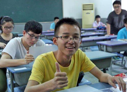 英语“用处”并不大，将其踢出高考呼声越来越高，教育部这样回复