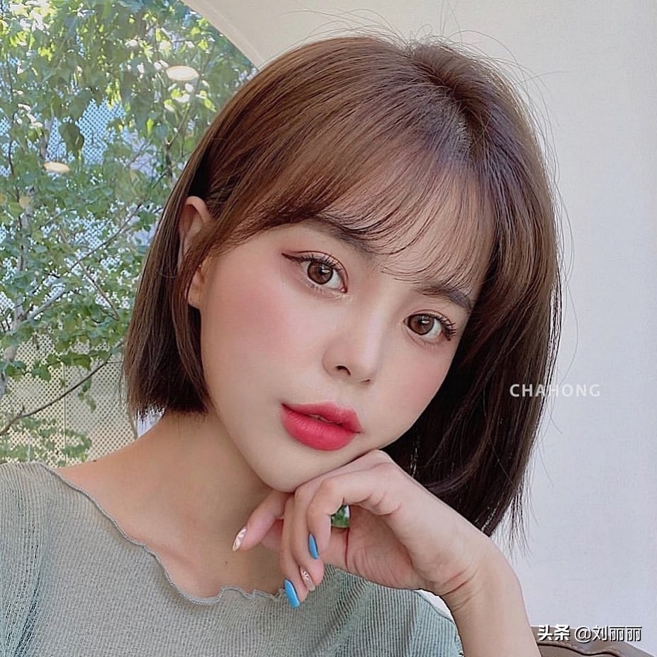 女生中长发型图片(2020精选短中长发型22款) - 赤虎壹号