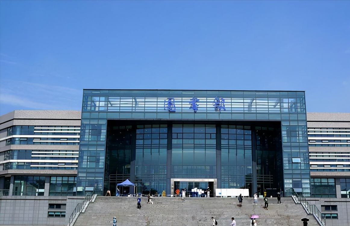 江苏省高校排名，东南大学全国前十却被挤出省前三，学生争议不断