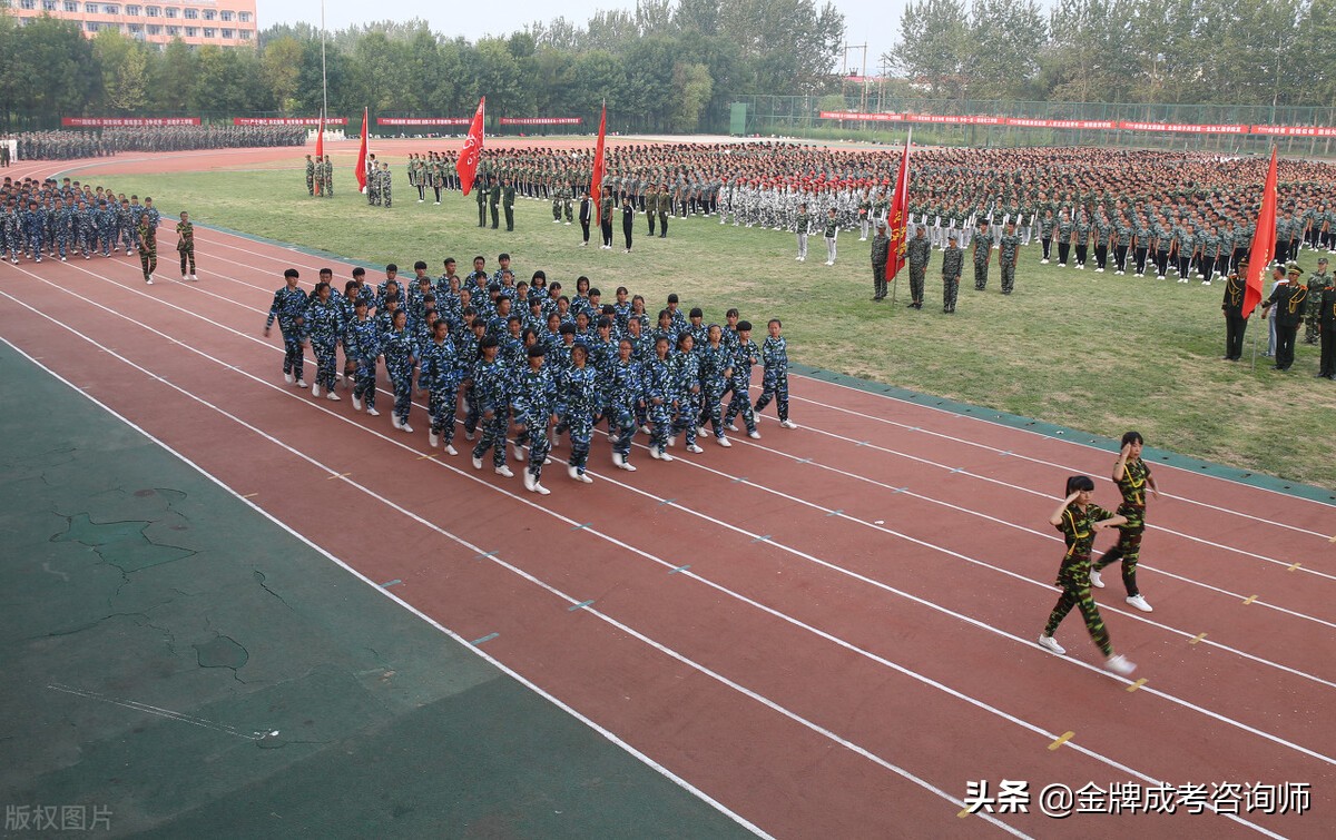 山东省排名前4的高职院校，整体录取分数不高，重点考虑特色专业