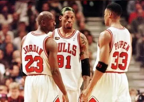 98篮球网nba直播吧（NBA纪实连载27：98年带领内忧外患的公牛三连冠，乔丹彻底封神上卷）