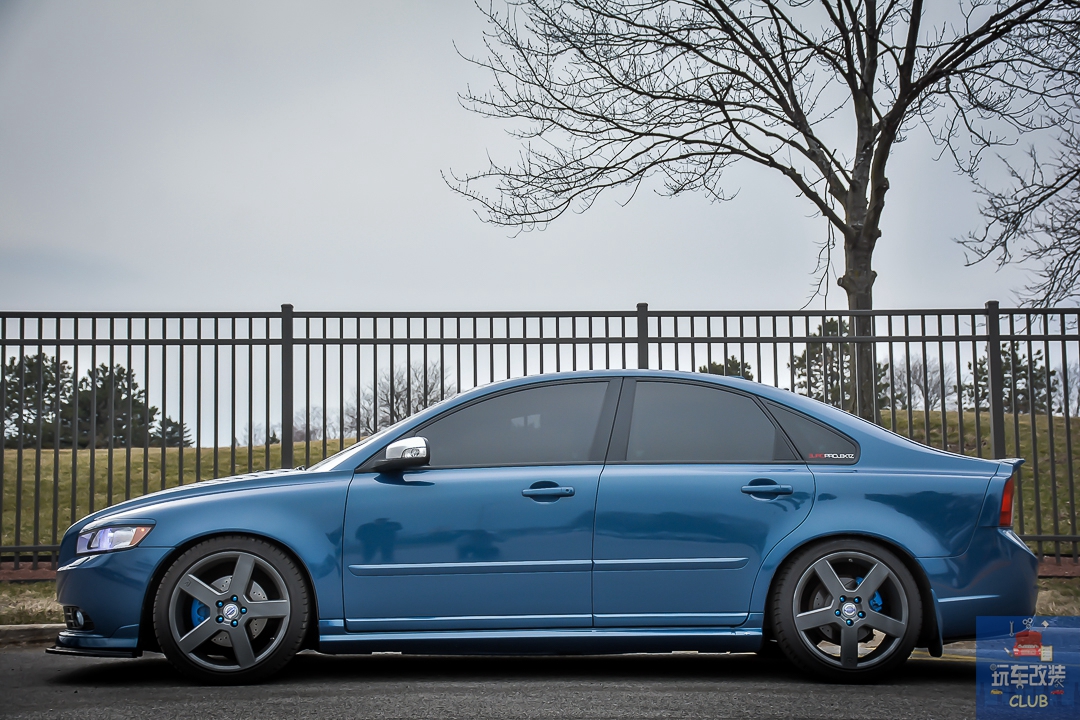 一辆“彻头彻尾”改装的沃尔沃VOLVO S40