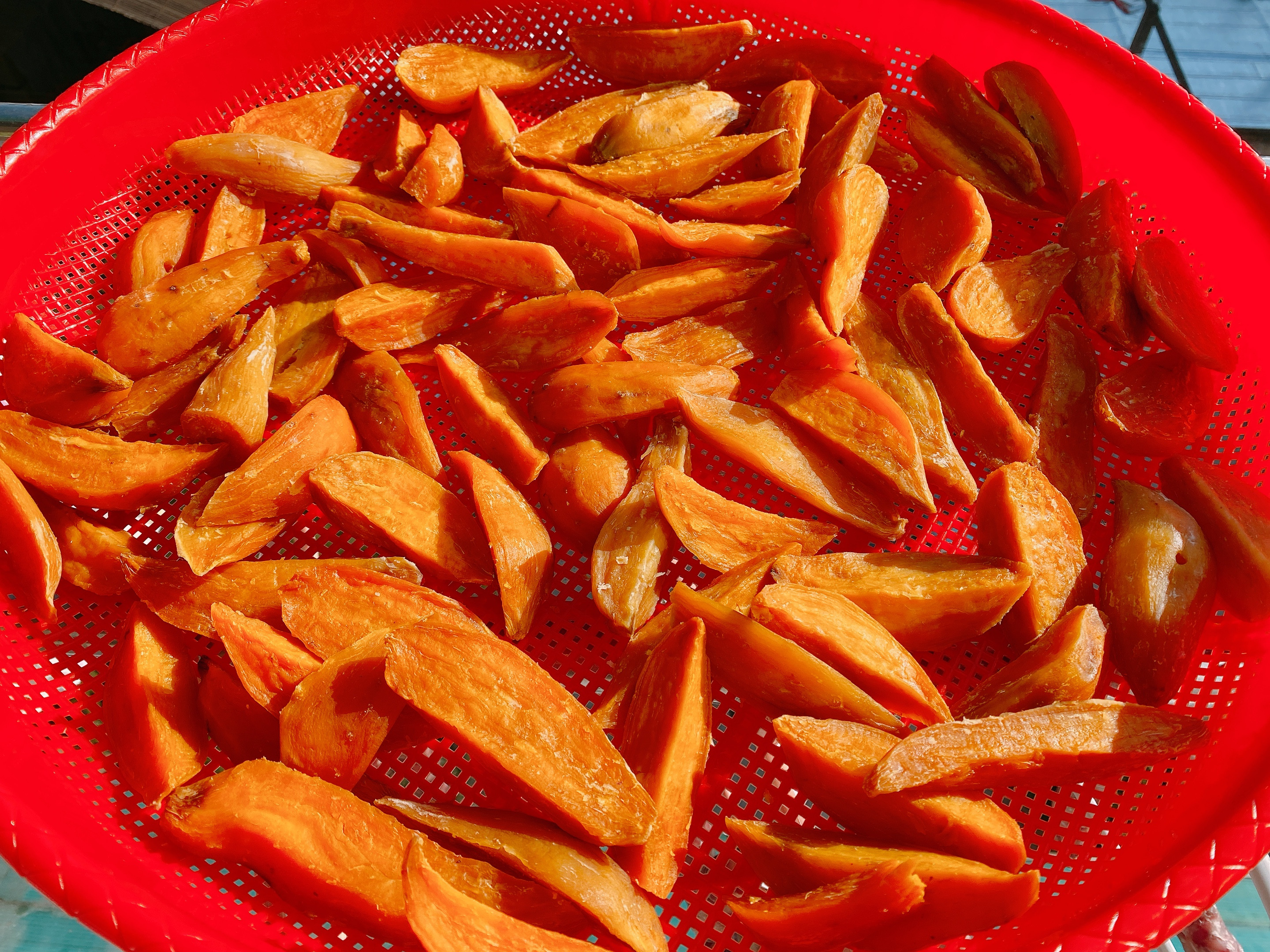 晒红薯干，用上这个老方法，牢记3个技巧，软糯不发硬，Q弹有嚼劲