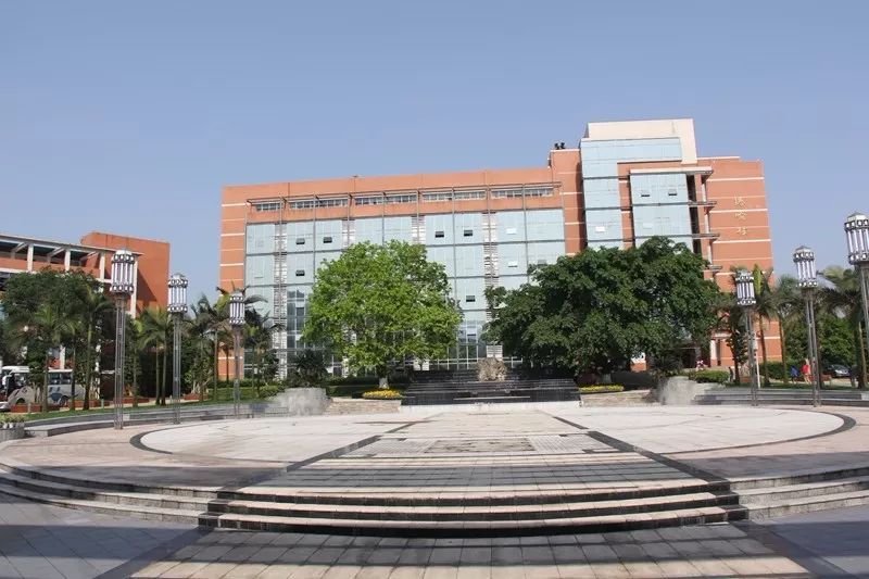 四川泸州五所好高中，泸州高中、泸县二中领跑，合江中学不容小觑