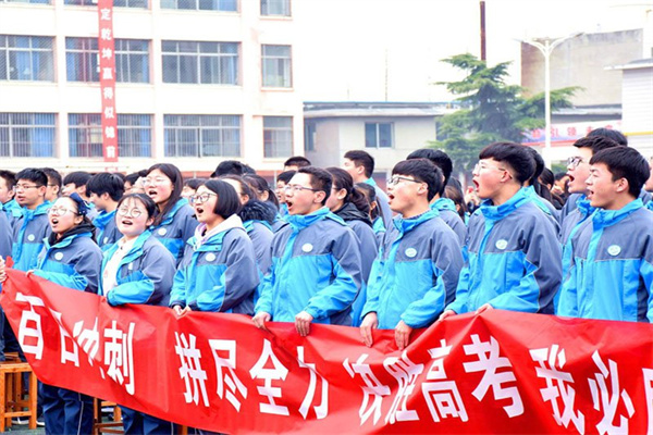 高考生填报志愿后，如何知晓自己是否被大学录取？这些细节要注意