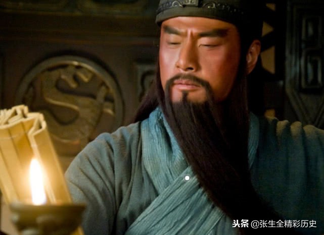 “丈八蛇矛”不符合力学原理，那么张飞拿的真正武器是什么