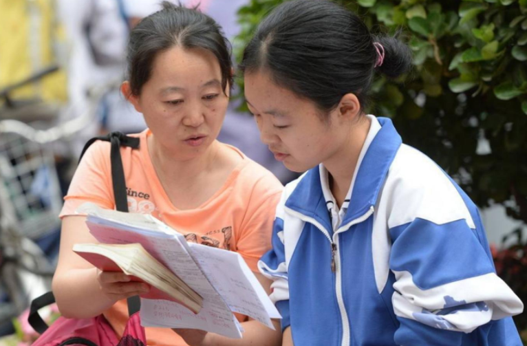 明年高考迎新规，部分学生将被取消考试资格，成绩再优秀也是徒劳