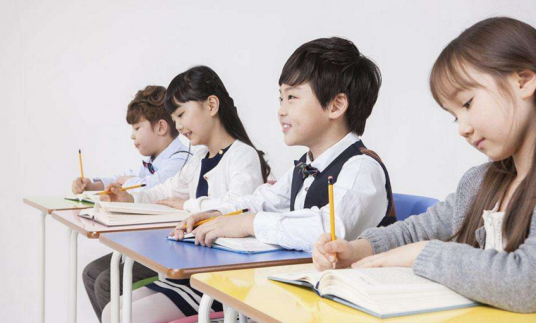 学而思网校对比兰迪等10家少儿英语机构，亲测后发现天壤之别