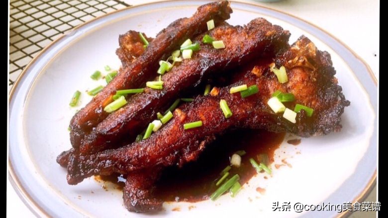 家常青鱼菜谱，糖醋熏鱼排做法，美味营养的鱼肉做法，春节试试吧