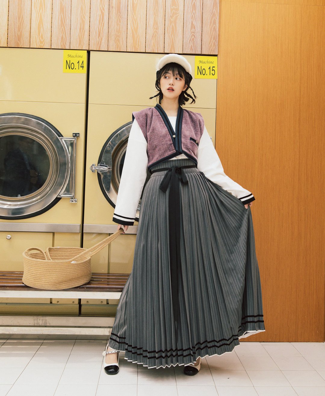 “学院风”汉服长什么样？不仅简约时尚，还很保暖，高级感十足