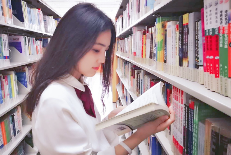 悲剧！湖北一医学系女生跳楼身亡，家属追究原因，校方竟这样解释