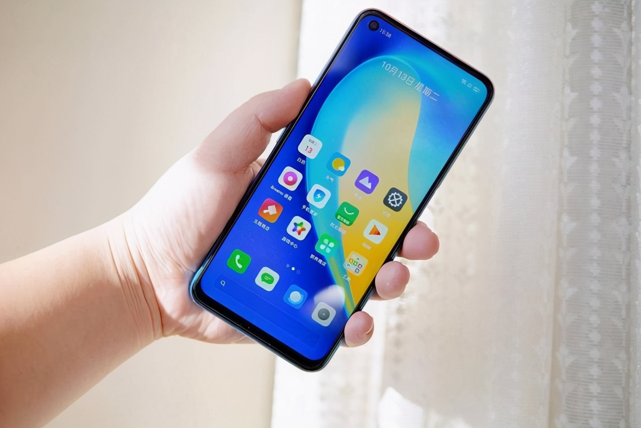 当下势头最猛的3款千元5G，高配低价，玩游戏也无压力