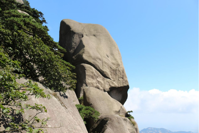 安徽天柱山景区吸引了长三角自驾游客来打卡