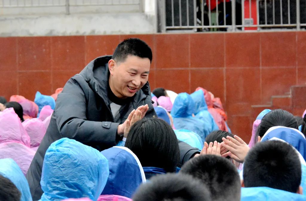 奋战百日，逐梦未来 | 广元中学举行高考百日誓师大会