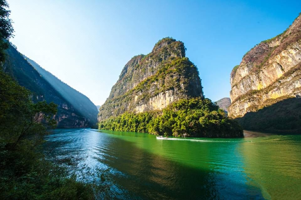 小三峽,即小三峽旅遊風景區,巫山小小三峽是位於大寧河滴翠峽處的支流