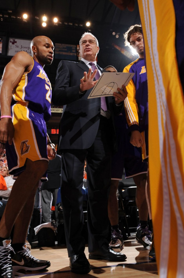 nba球星科比為什么不合群（“教練殺手”科比不屑禪師擠走奧尼爾，歷史最自我的獨裁者）