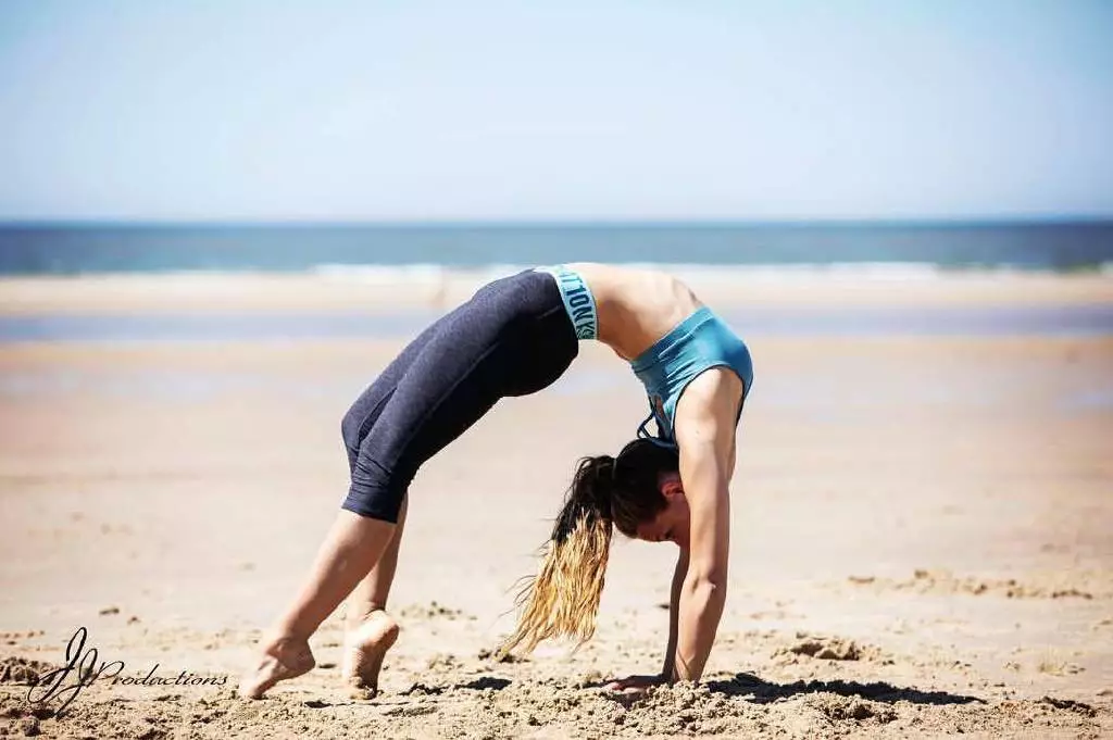 「杨昆瑜伽」基础瑜伽教练培训，专为零基础的你而定制