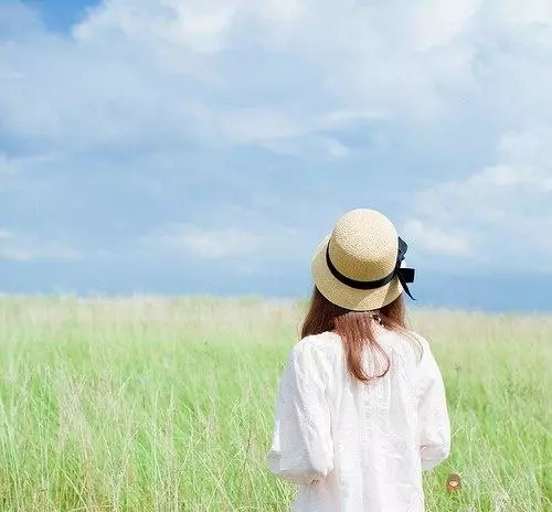 每日心情句子：人生就像骑单车，想保持平衡就得往前走