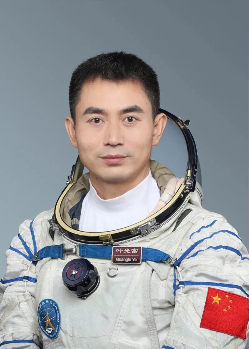 妈妈借钱送他“起飞”!他在妈妈生日这天飞向太空