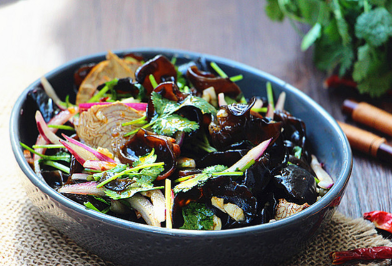 凉拌木耳，直接焯水就错了！加入薄荷，入味脆爽，吃完还想吃