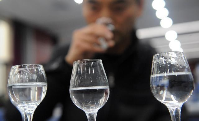 酒问｜如何判断酒质的优劣？几招教你鉴别好酒