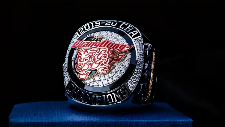 姚明有几个冠军戒指(盘点cba历年总冠军戒指:最好看的最便宜,姚明定制