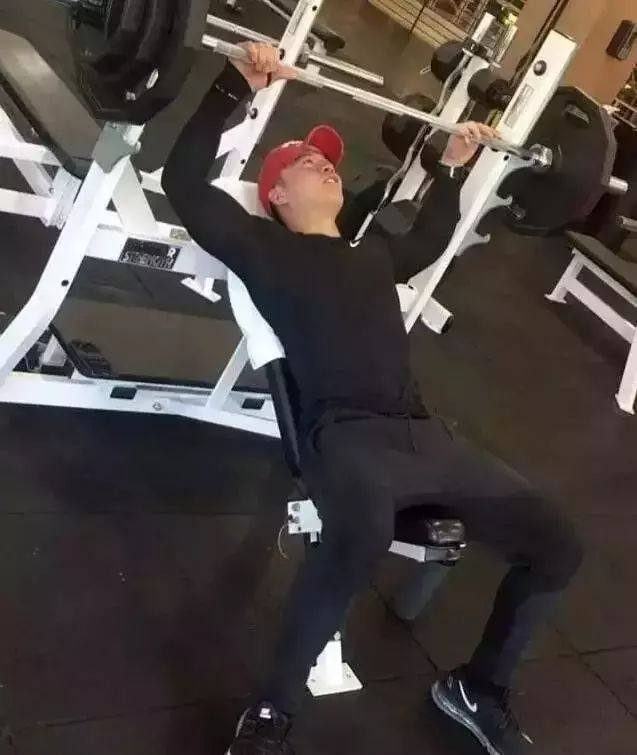 安志杰肌肉(安志杰:颜值高,身材好,反派"打星"中最强肌肉男)