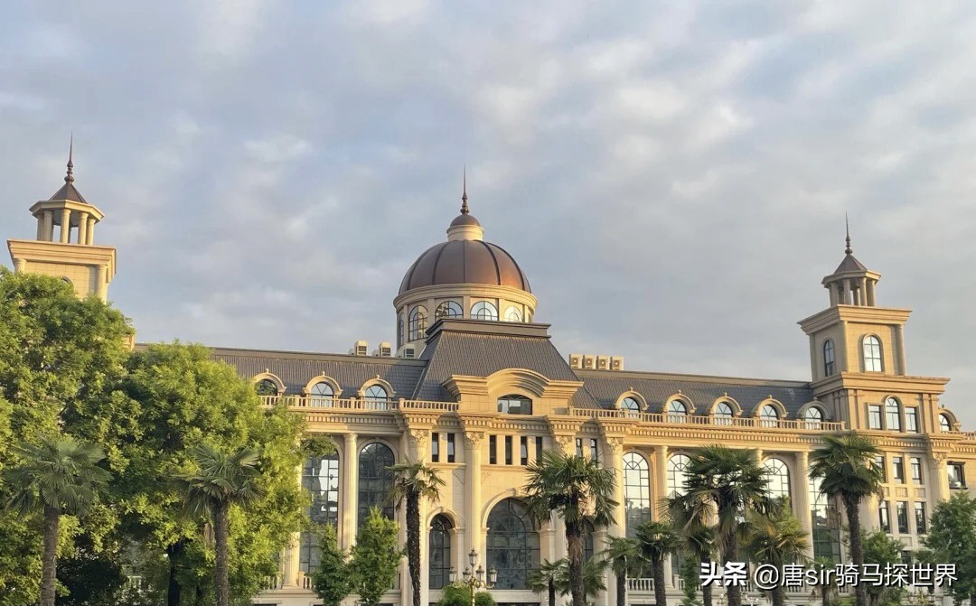 有着“皇家园林”之称的西安外事学院，中西结合之下美如童话王国