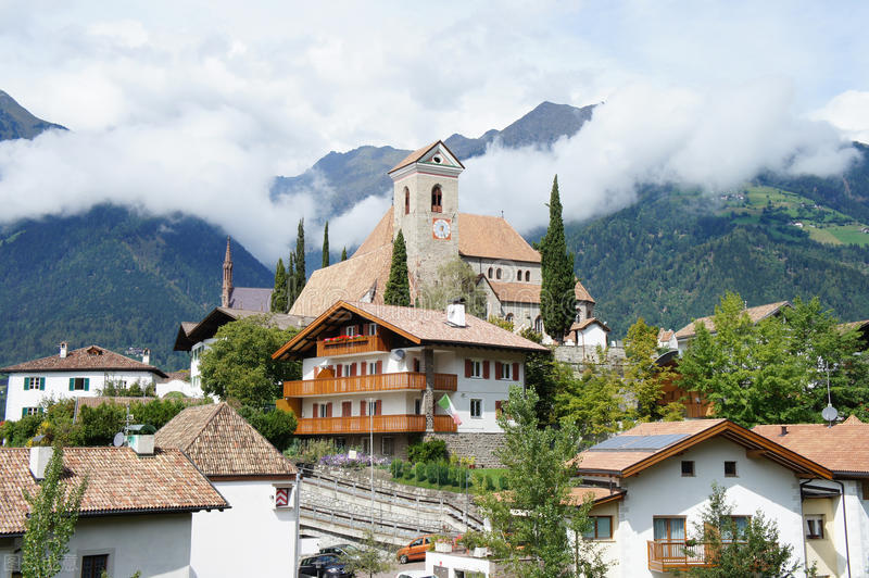 社区工作者成热门，可看了福利待遇后，多数人表示还是算了吧