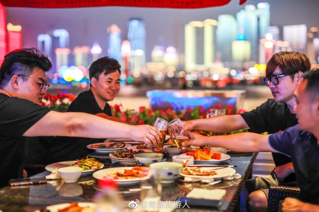 青岛：干杯，都在啤酒里~