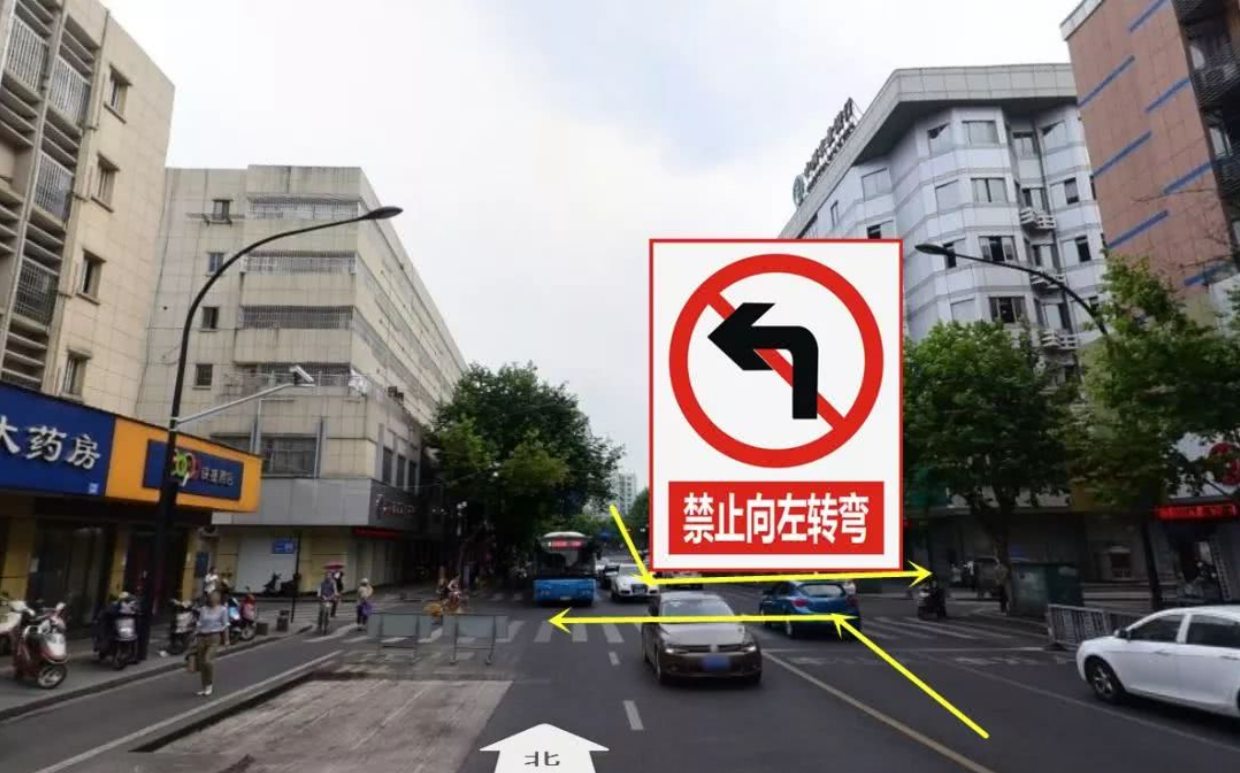 红灯时掉头也算闯红灯？罚款200扣6分，如何正确掉头才不违章呢