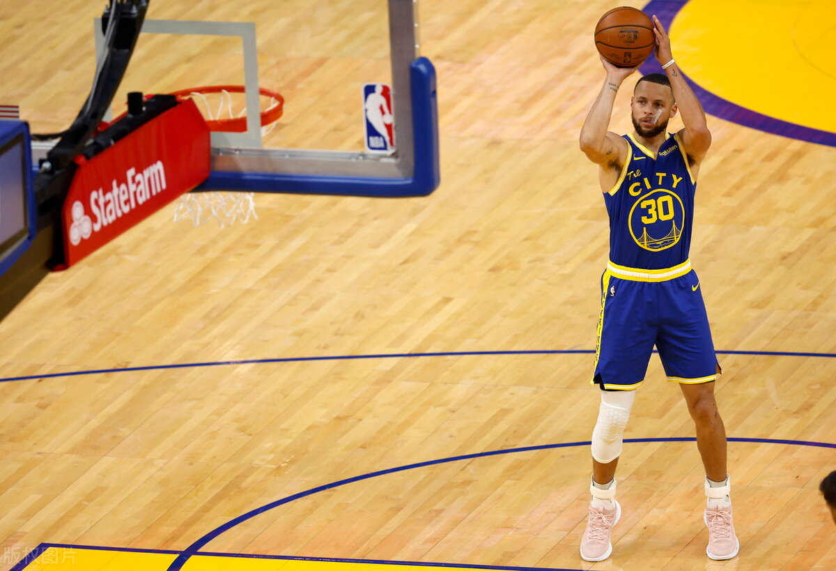水瓶座有哪些nba球星（十二星座之NBA球星，個個身懷絕技，沒想到詹姆斯是處女）