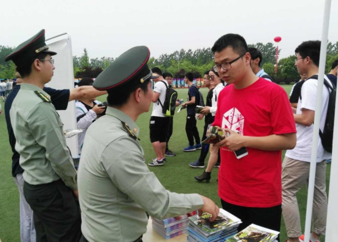 上大学有什么政策(大学生迎来4个新政策，缓解“就业难”的问题，家长可以放心了)