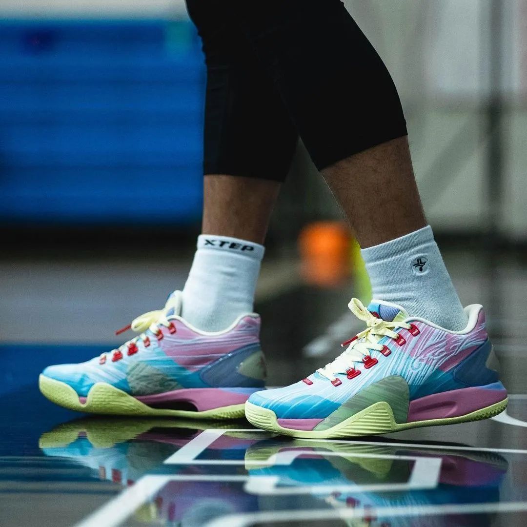 林書豪為什么沒人要nba（NBA沒人要？簽名鞋被一拖再拖？林書豪的生涯真正跌倒了谷底？）