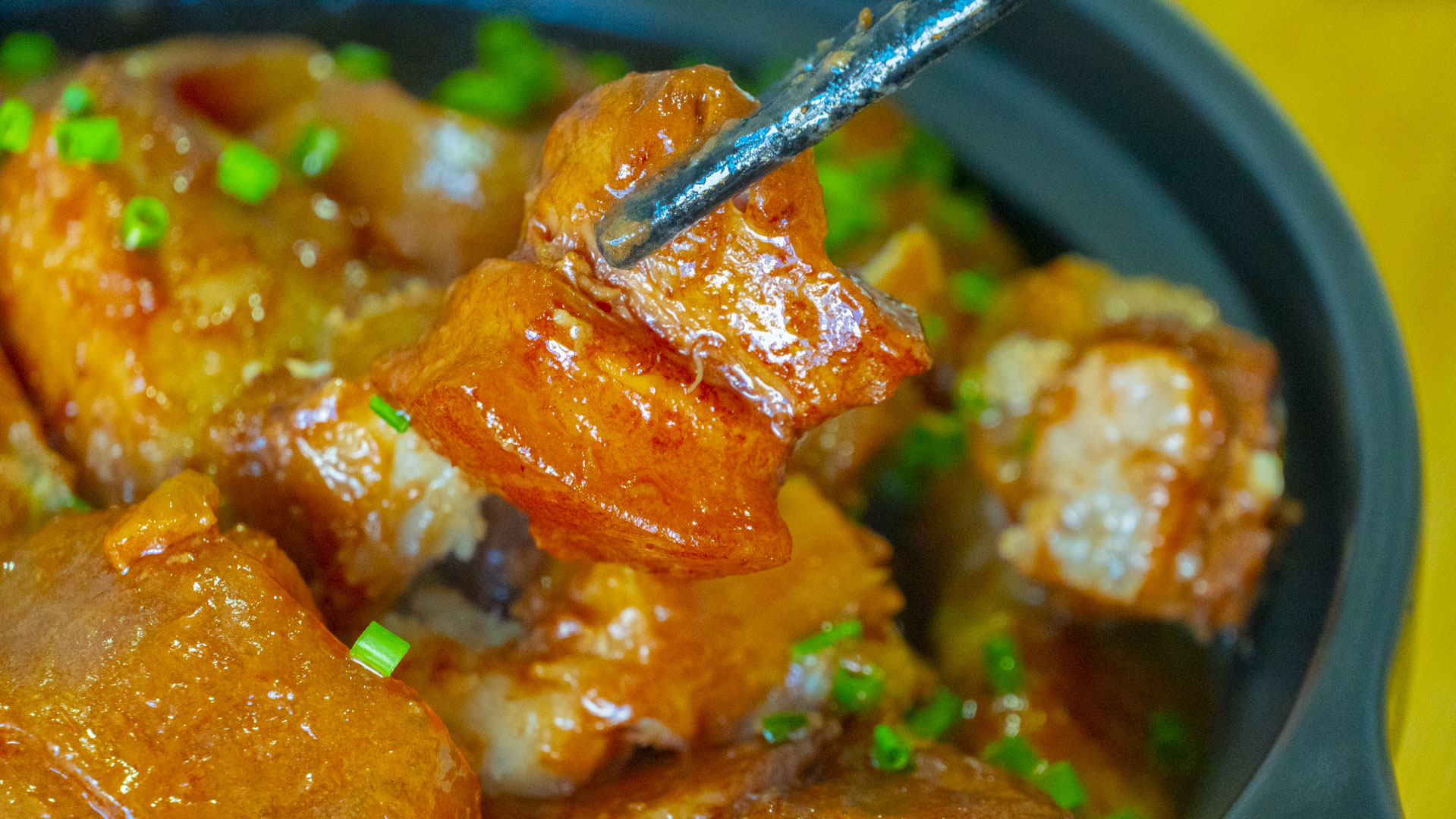 这才是芋头最好吃的做法，软糯鲜香，热乎乎的一大锅，上桌就抢光